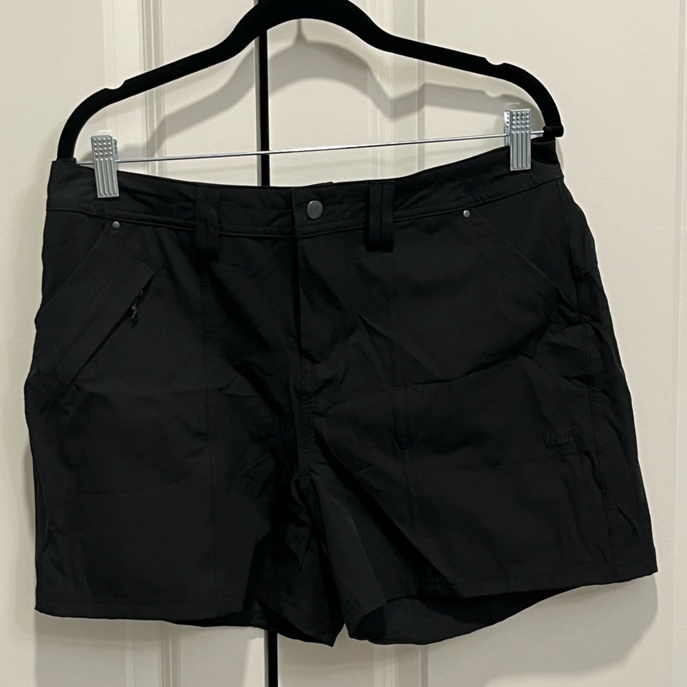NWT Womens Size 10 UPF 50+ Shorts Black Swim Cover Up Beach Workout Cargo Pocket